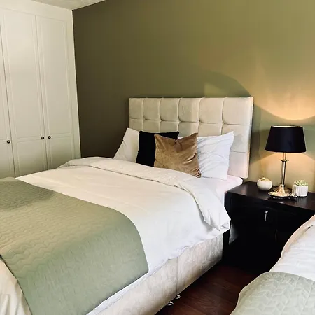 2 Bedroom Spacious In Apartment