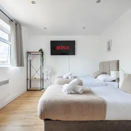 Gem - 2 Bed House, 6 Mins From Liverpool Street, Shops & Restaurants