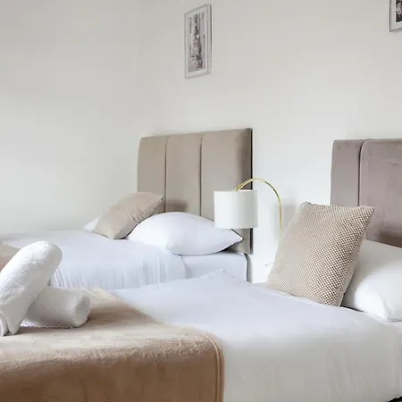Gem - 2 Bed House, 6 Mins From Liverpool Street, Shops & Restaurants London