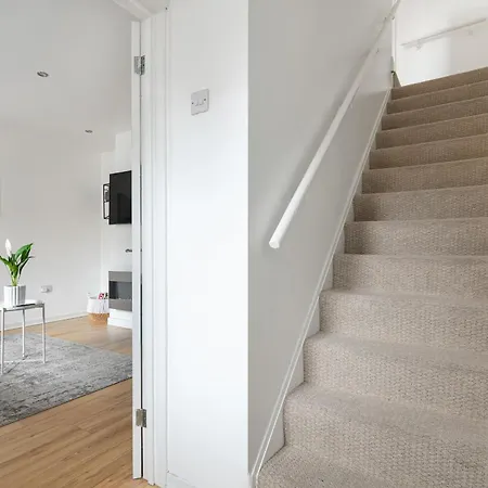 Gem - 2 Bed House, 6 Mins From Liverpool Street, Shops & Restaurants * London