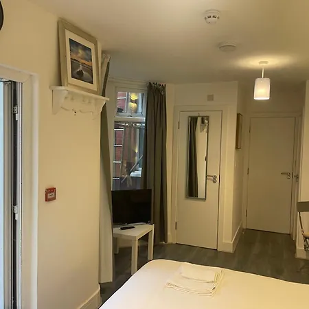 Amazing 2 - East * London