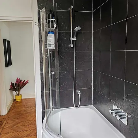 One Bedroom By Bayswater, Hyde Park * Londra