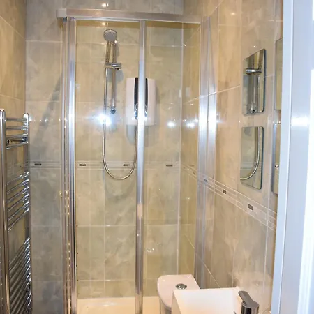 3 Bedroom House - Walthamstow *