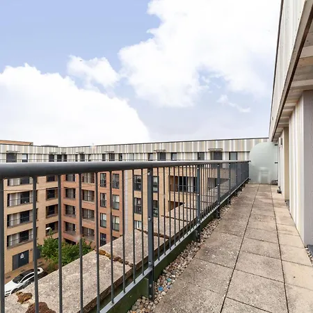Apartment Top-rated Family Penthouse - King Size Bed & Free Parking