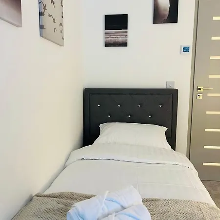 Goulden House A Homestay