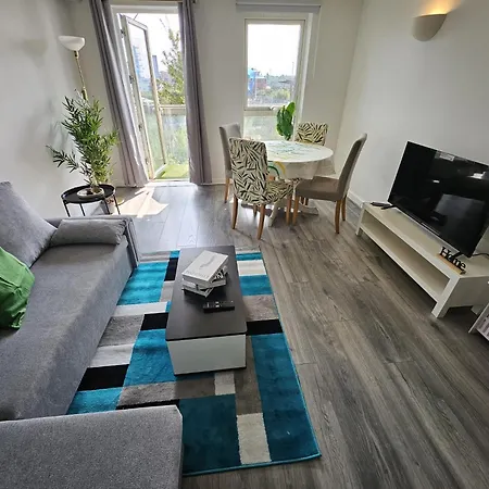 Luxury 2 Bedroom Apartment, Royal Docklands Excel Apartment *