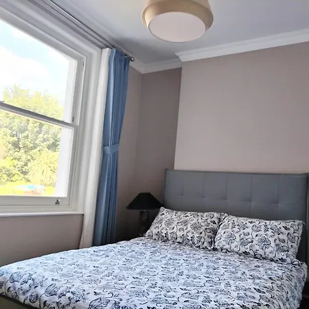 New Refurbished One Bed Flat In The West Apartment