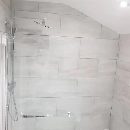Spacious 3 Bedroom House 30mins From London Bridge Holiday home