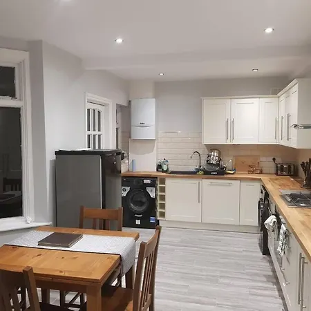 Spacious 3 Bedroom House 30mins From London Bridge Holiday home Belvedere