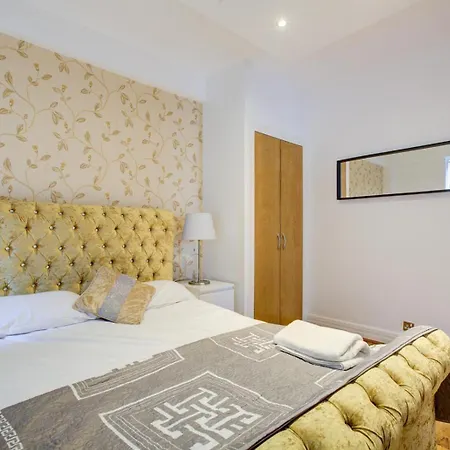 Knightsbridge Luxurious - Facing Harrods Apartment