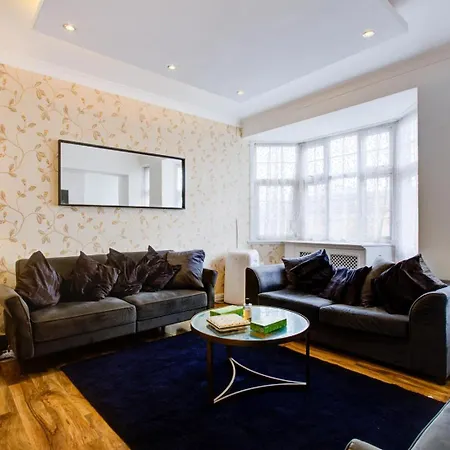 Knightsbridge Luxurious - Facing Harrods Apartment