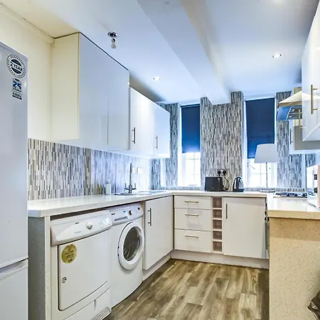 Knightsbridge Luxurious - Facing Harrods * London
