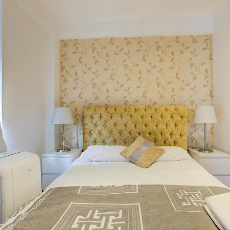Knightsbridge Luxurious - Facing Harrods Apartment *