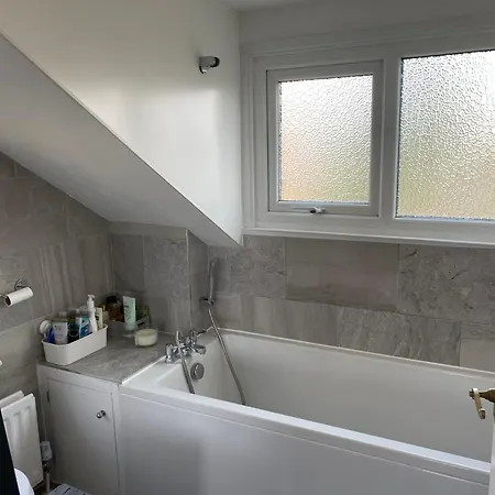 Apartment Cosy Attic Flat East London
