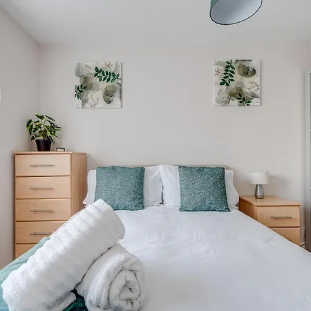 Canadawater-2bedroom-1bathroom-wifi-free Parking