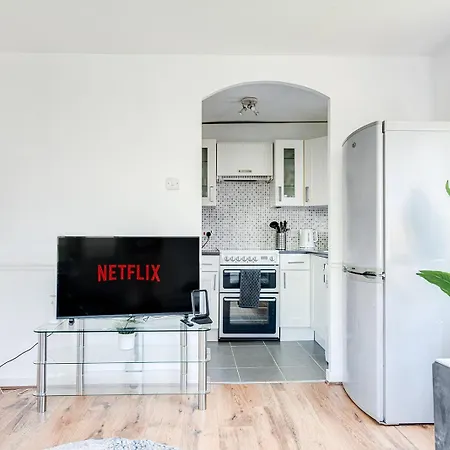 Canadawater-2bedroom-1bathroom-wifi-free Parking Apartment