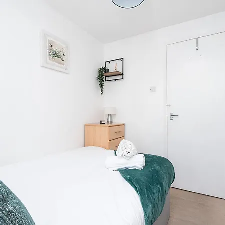 Canadawater-2bedroom-1bathroom-wifi-free Parking *