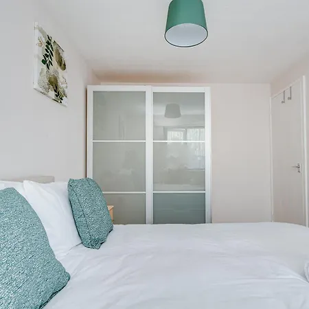 Apartment Canadawater-2bedroom-1bathroom-wifi-free Parking London