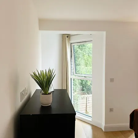 Juniper Alexandra Palace Serviced Apartments, By Edens *
