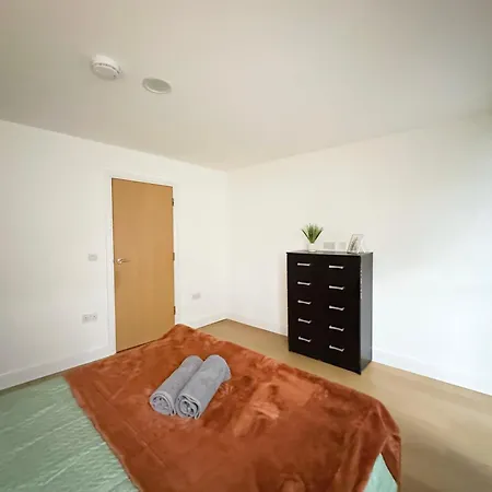 Juniper Alexandra Palace Serviced Apartments, By Edens Apartment