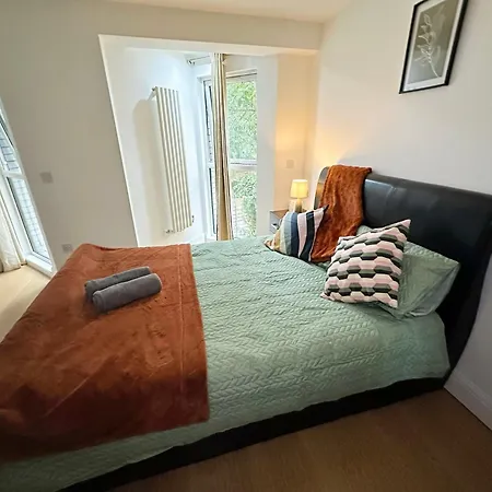 Apartment Juniper Alexandra Palace Serviced Apartments, By Edens *