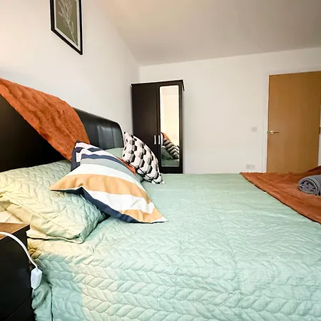 Juniper Alexandra Palace Serviced Apartments, By Edens * London