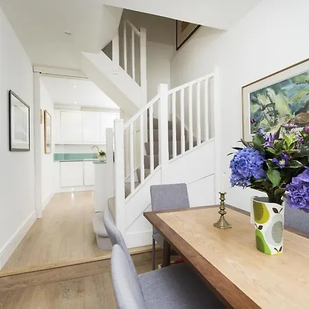 Perfect Kensington Mews House - Quiet Location *