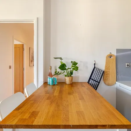 Fmss Urban Escape Apartment