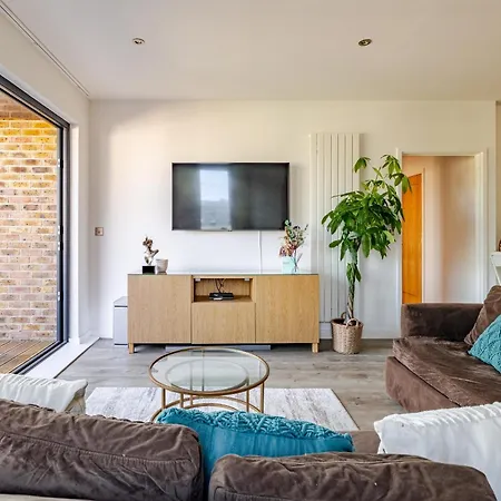 Fmss Urban Escape Apartment