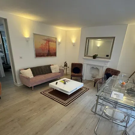Hyde Park Apartment