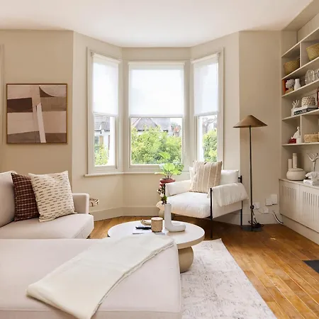 The Kilburn Arms Crib - Chic 2bdr House With Study Apartment London