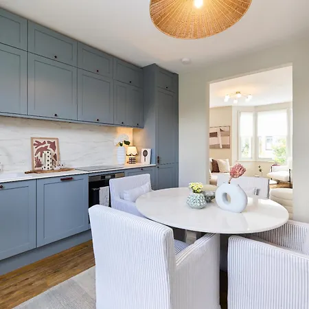 The Kilburn Arms Crib - Chic 2bdr House With Study * London