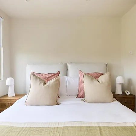 The Kilburn Arms Crib - Chic 2bdr House With Study Apartment *
