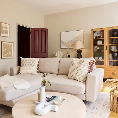 The Kilburn Arms Crib - Chic 2bdr House With Study