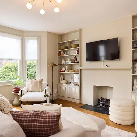The Kilburn Arms Crib - Chic 2bdr House With Study London