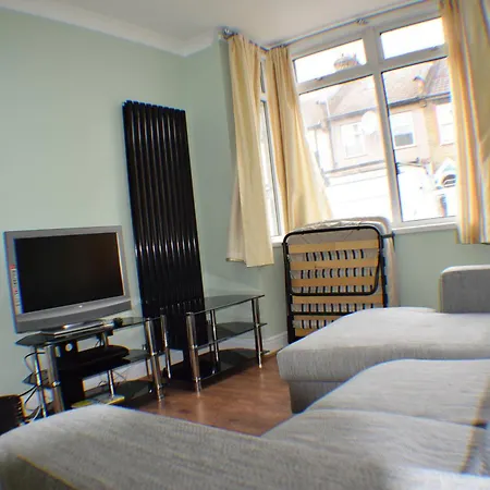 Apartment 3 Bedroom House - Walthamstow London