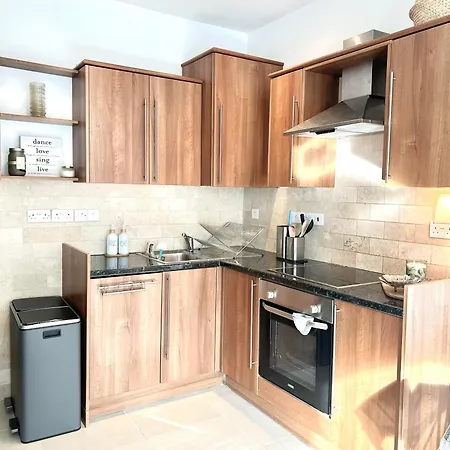 Apartment Olympia London