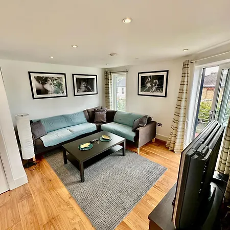 Apartment Large, Family Friendly 3-bed Flat In Wood