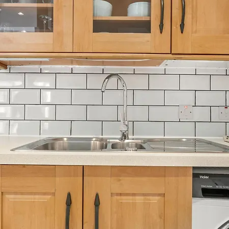 Comfortable 2 Bedroom In Shoreditch Apartment London