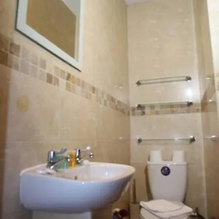 Apartasuites Emerald Apartment *