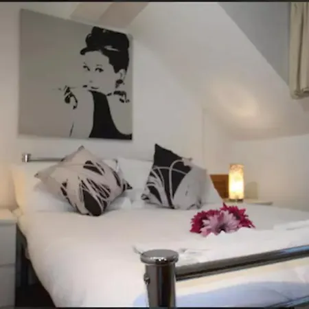 Apartasuites Emerald *
