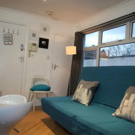 Apartasuites Emerald Apartment