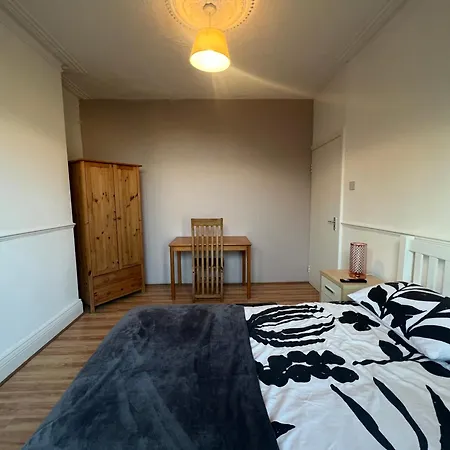 Private In Victorian House, Forest Hill, * Londra