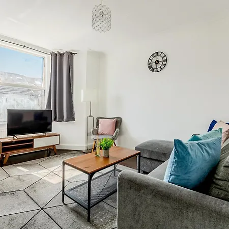 Bright 2br Flat, Forest Gate, East Apartment *