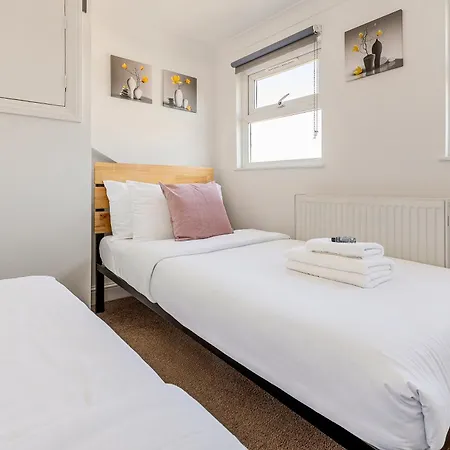 Bright 2br Flat, Forest Gate, East Apartment