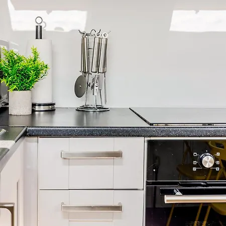 Bright 2br Flat, Forest Gate, East *