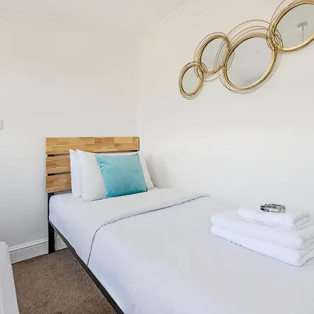 Apartment Bright 2br Flat, Forest Gate, East