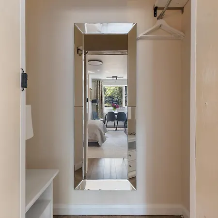 Apartment King With Garden And Parking *