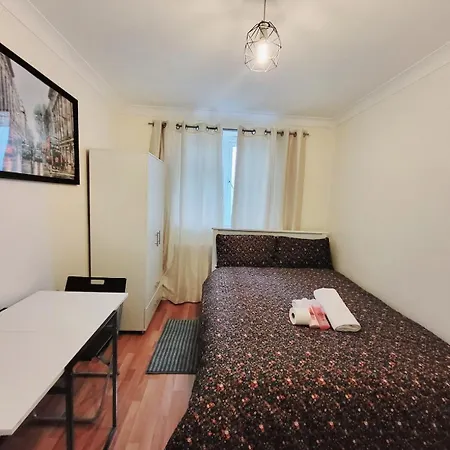 Huge And Affordable 3 Bedroom Flat In Hammersmith For 7 People With Welcome Breakfast Apartamento