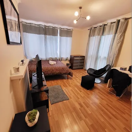 Apartamento Huge And Affordable 3 Bedroom Flat In Hammersmith For 7 People With Welcome Breakfast Londres